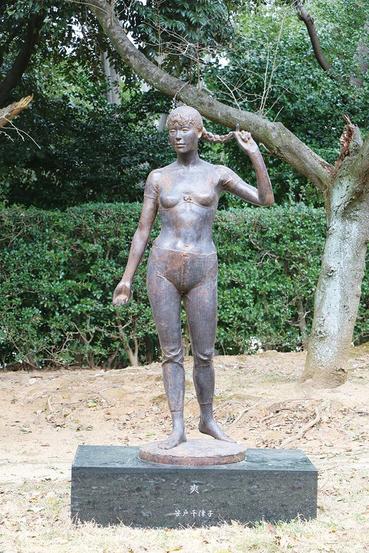 周南】生命感あふれる女性像 彫刻家、笹戸さんの18作品が周南市内に